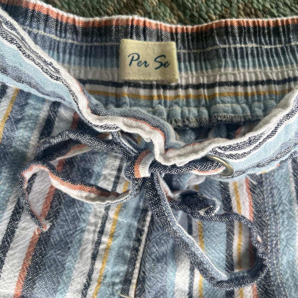 Per Se Linen Shorts - Picture 2 of 5